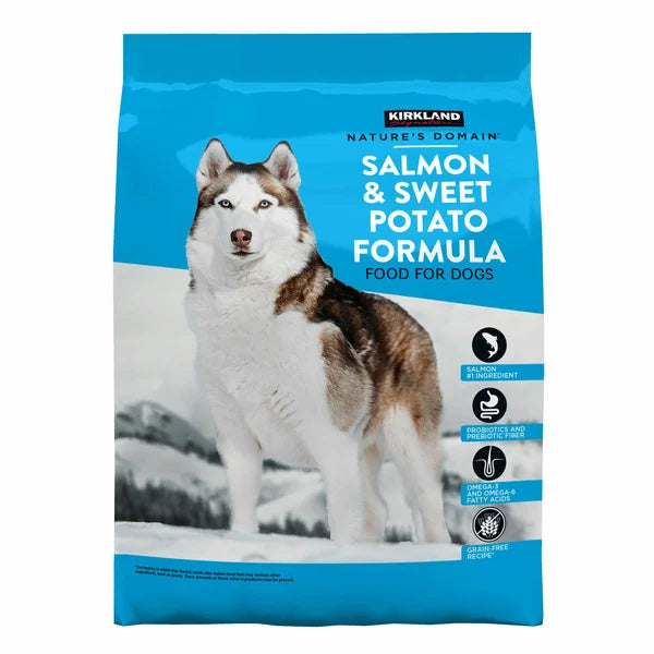 Alimento para perros con fórmula de salmón y batata Nature's Domain de Kirkland Signature, 35 lb